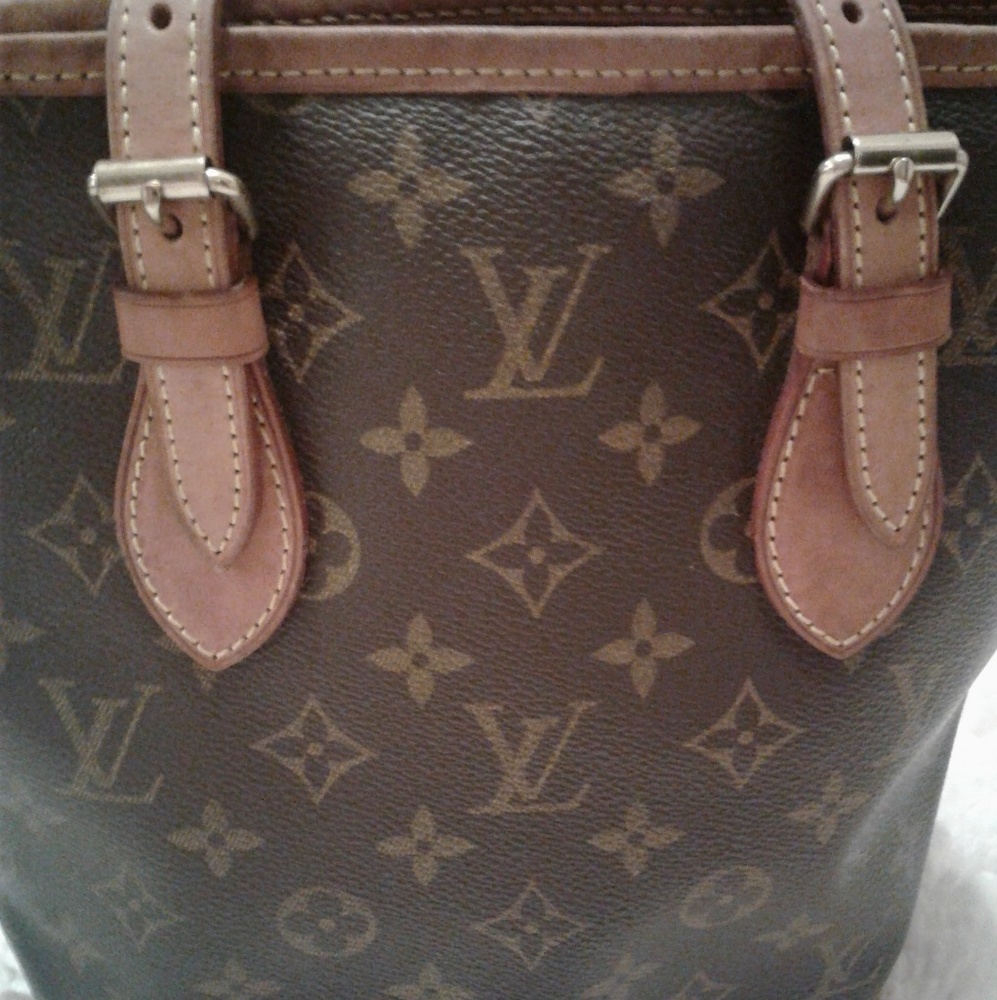 "AUTHENTIC" LV PM BUCKET